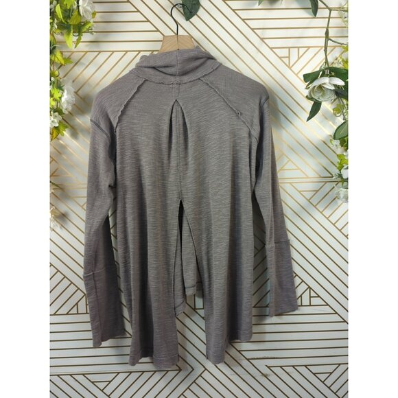 We The Free People Women's Turtleneck Top Split Back Inverse Seam Taupe Sz Small - Picture 6 of 6